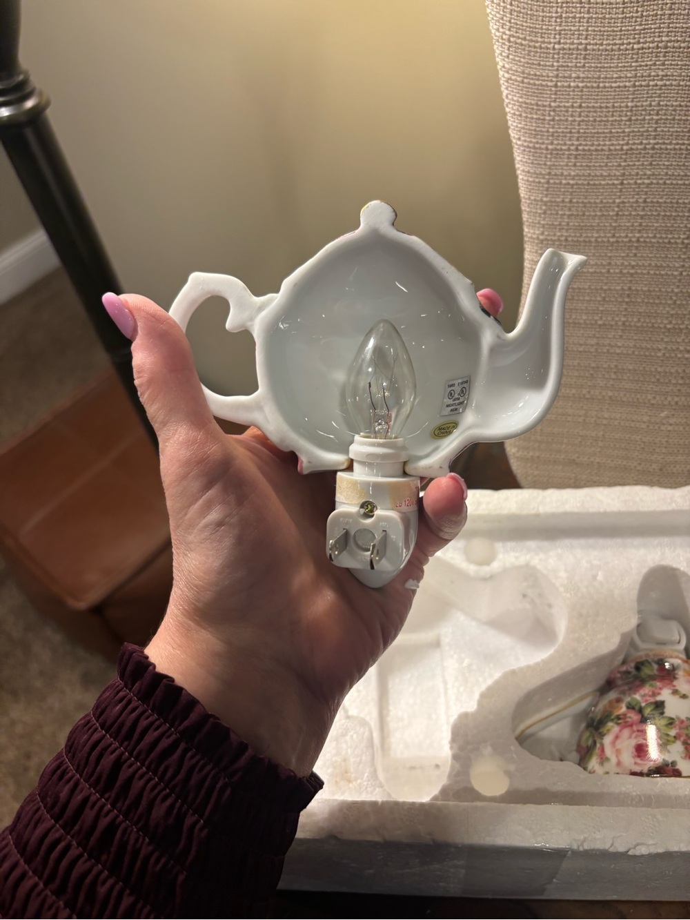 Floral Rose Teacup and Teapot Night Light Set - Picture 4 of 9